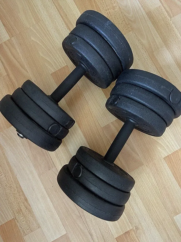 2x verstellbare Kurzhanteln Set 15 kg schwarz Kunststoff für Fitness & Training