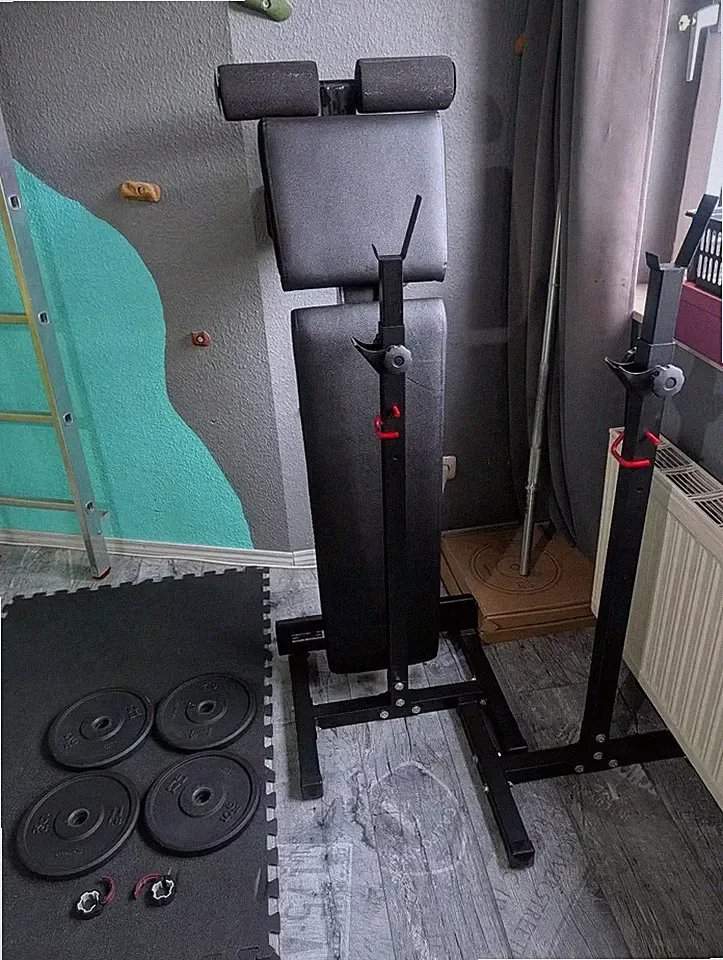 Homegym Setup (Langhantel, Hantelhalterung, Hantelbank, Hantelscheiben)
